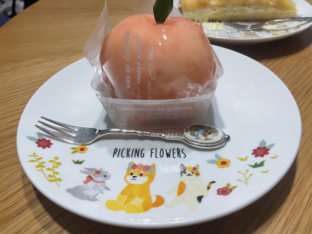 モモコケーキの写真