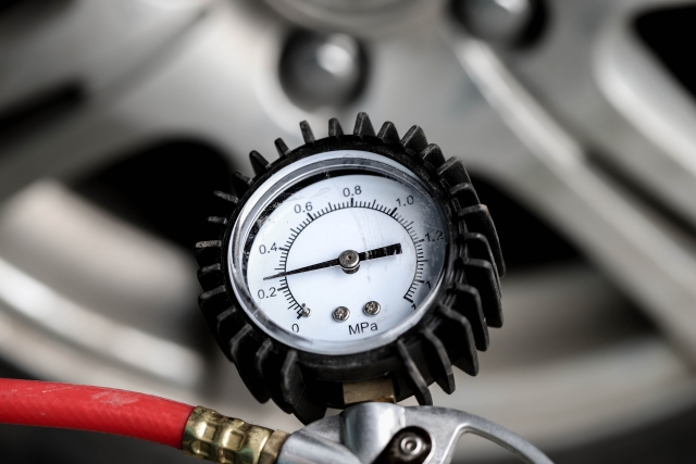 寒い季節は空気圧が下がりやすいので注意