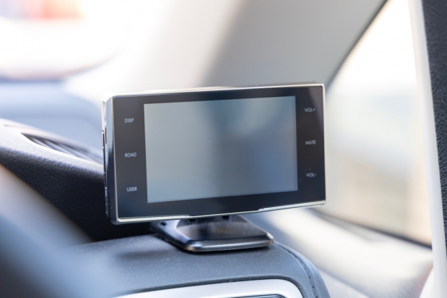 シエンタにレーダー探知機を設置したイメージ