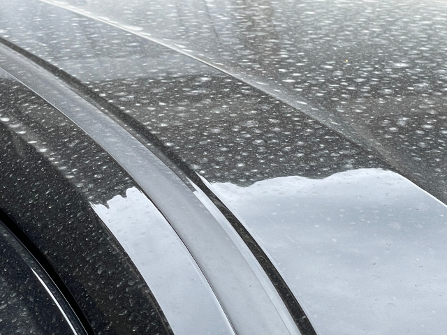 花粉・黄砂のついた車