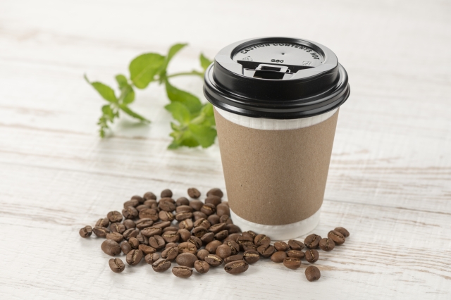 コーヒーとテイクアウトした様子